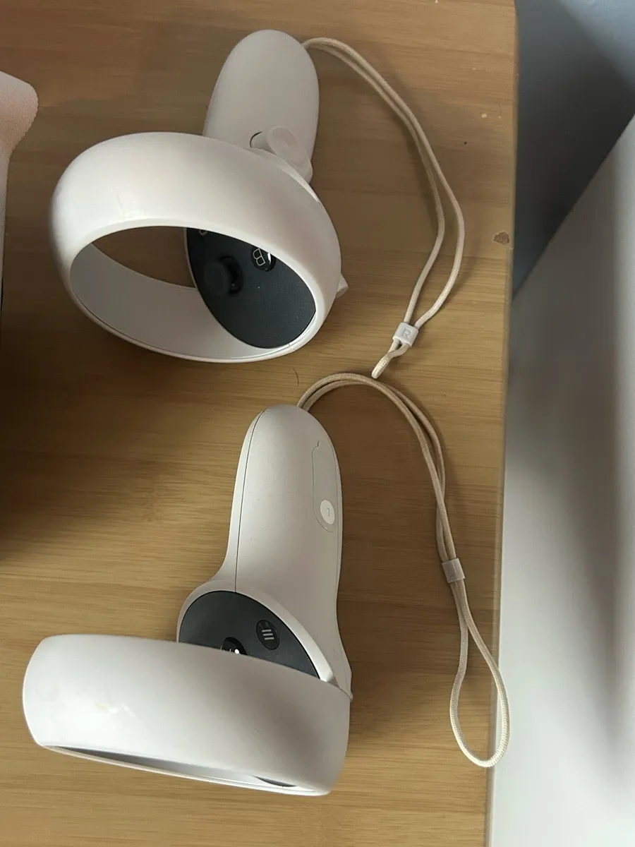 Oculus Meta Quest 2 - Image 4