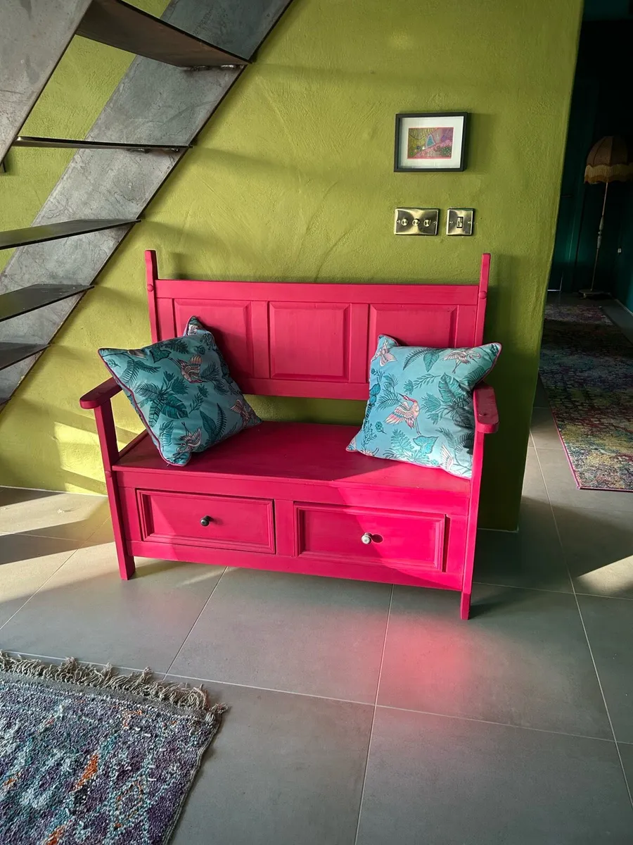 Pink Monks bench - Image 2