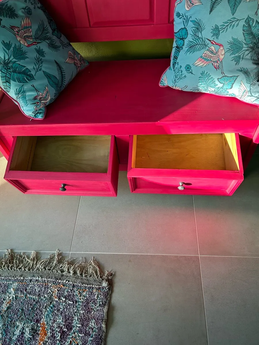 Pink Monks bench - Image 3