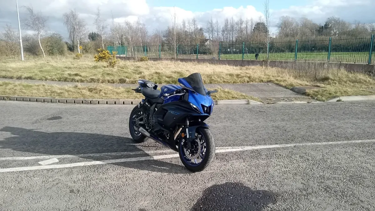YAMAHA R7 - Image 2