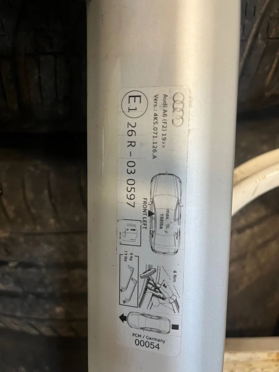 Audi a 6 roof  bars - Image 1