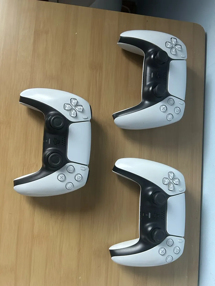 PS5 with 3 Controllers & Camera - Image 4