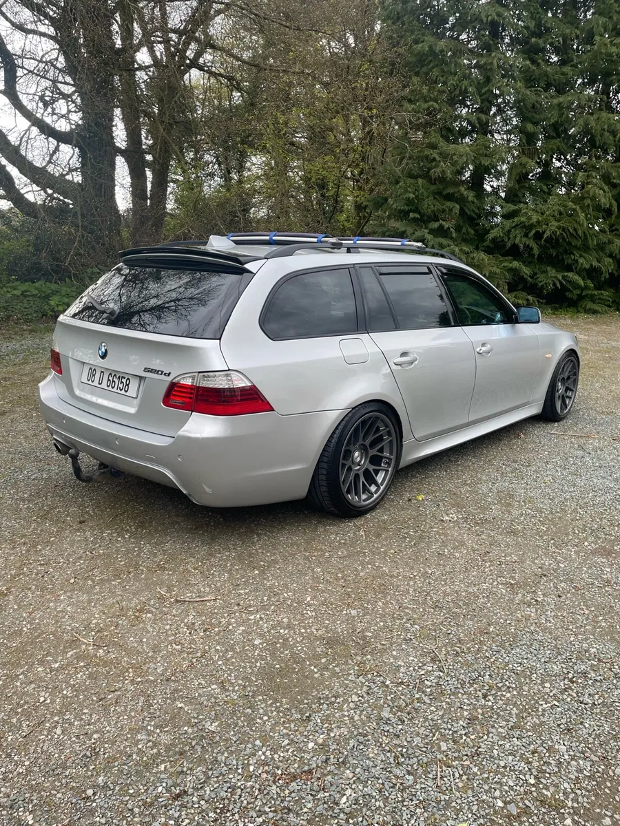 BMW E61 - Image 2