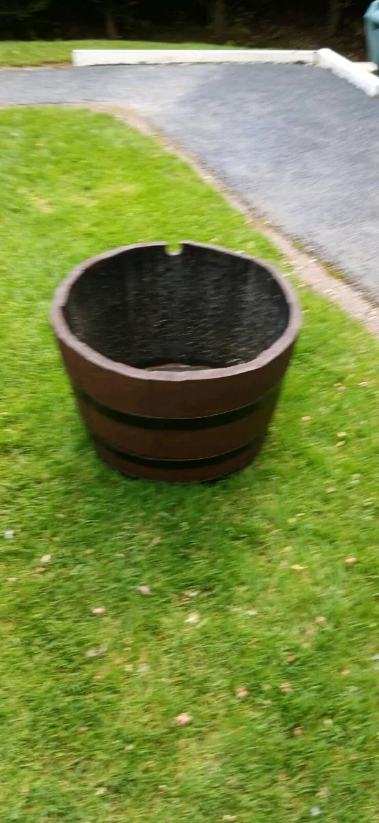 Oak barrel planters - Image 3