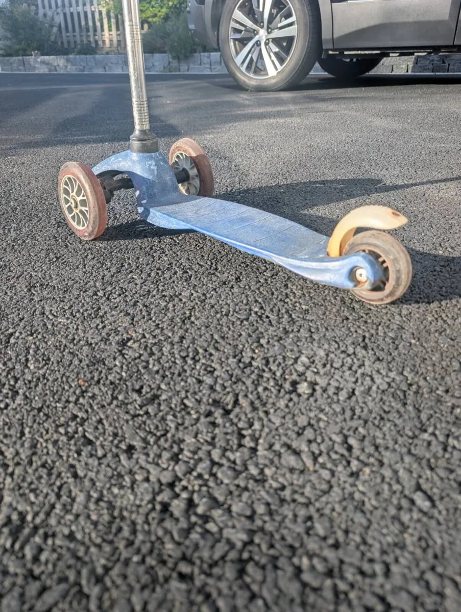 Micro Scooter - Image 3