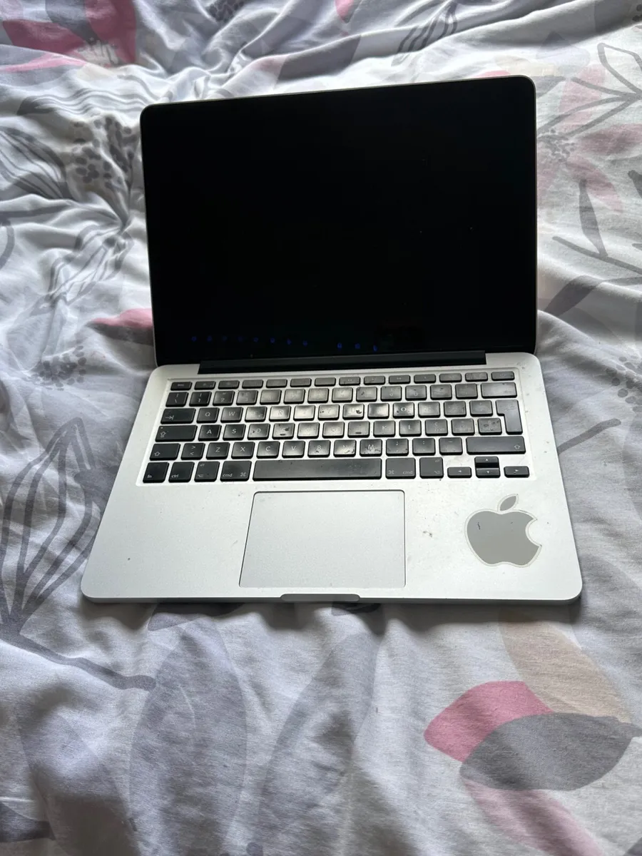 Apple MacBook Laptop - Image 3