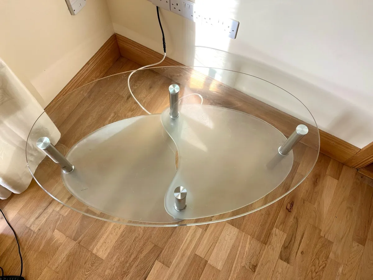 Living room glass coffee table - Image 1