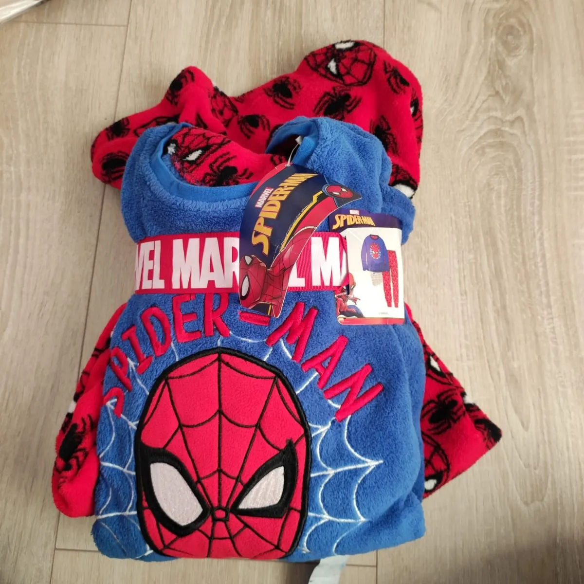 Spider Man Pygamas – new - Aged 10