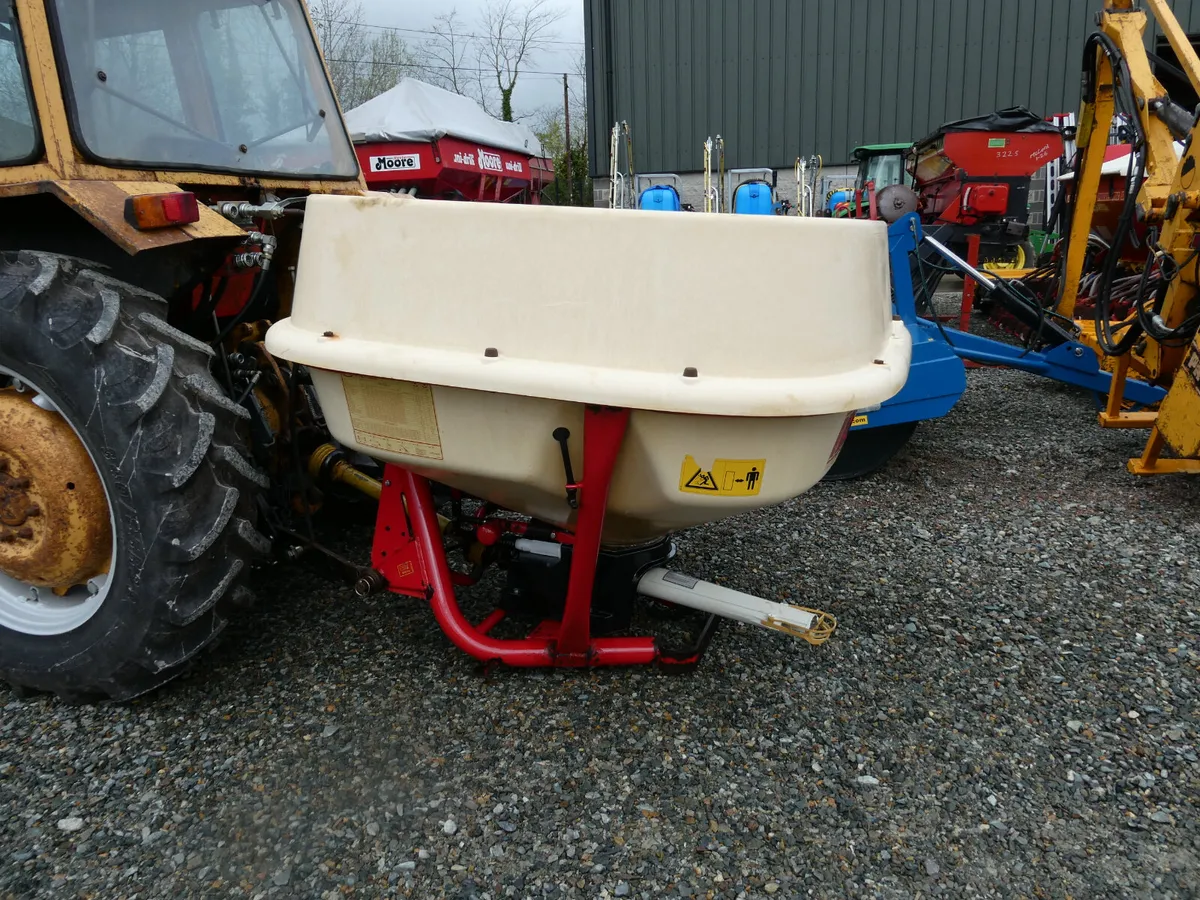 Vicon 1354 Fertiliser spreader - Image 2