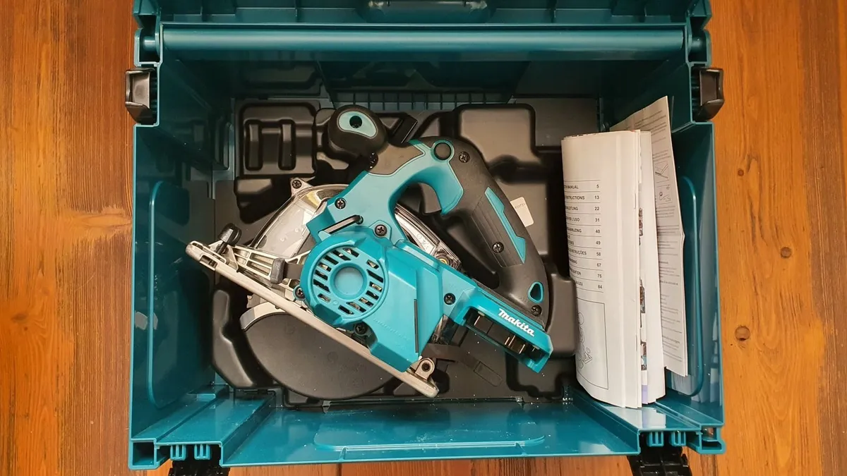 18V Makita Brushless Metal Cutting Circular Saw - Image 2