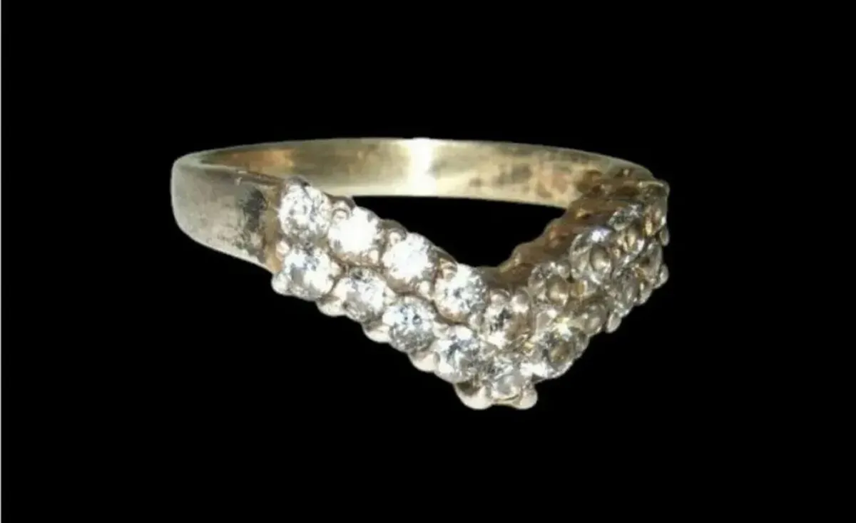 Vintage Hallmarked Silver Sapphire Wishbone Ring - Image 1