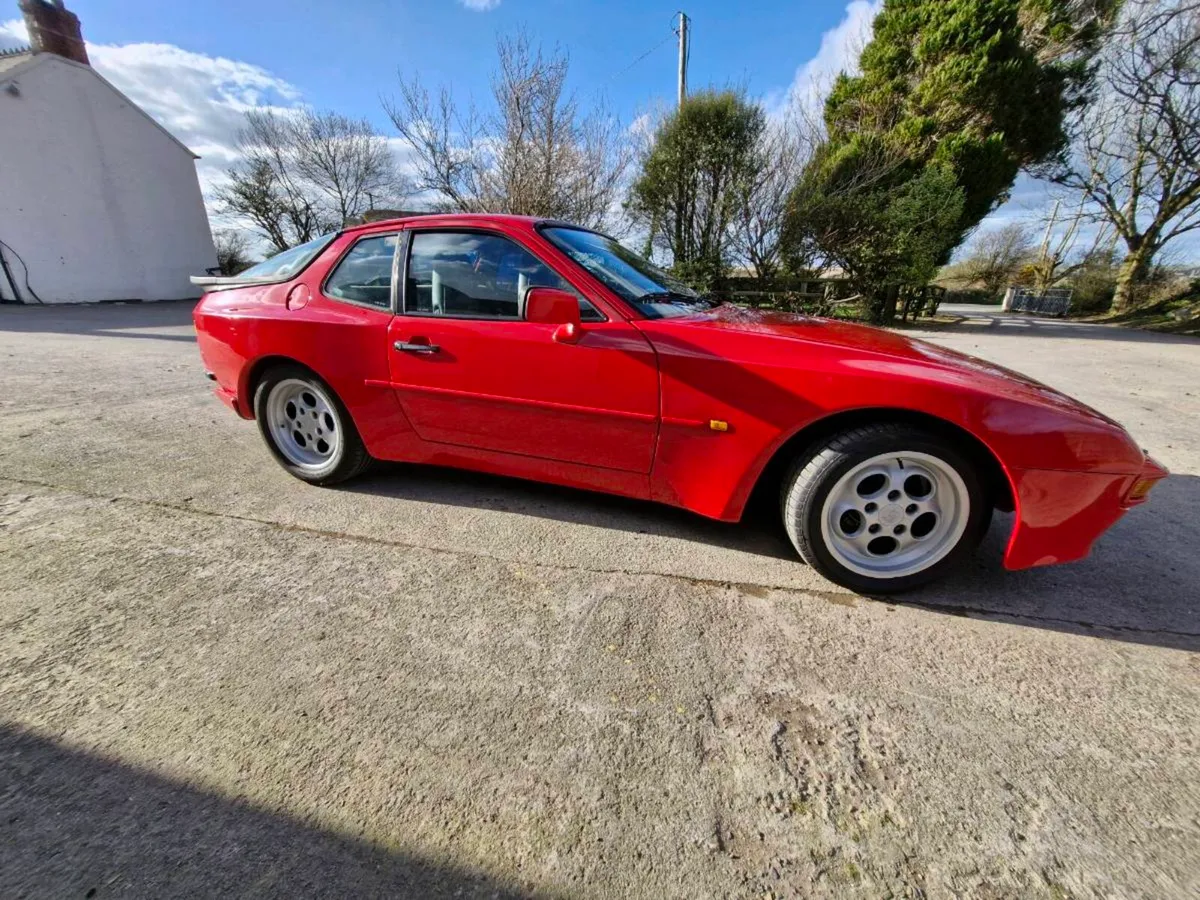 Porsche 944 - Image 2