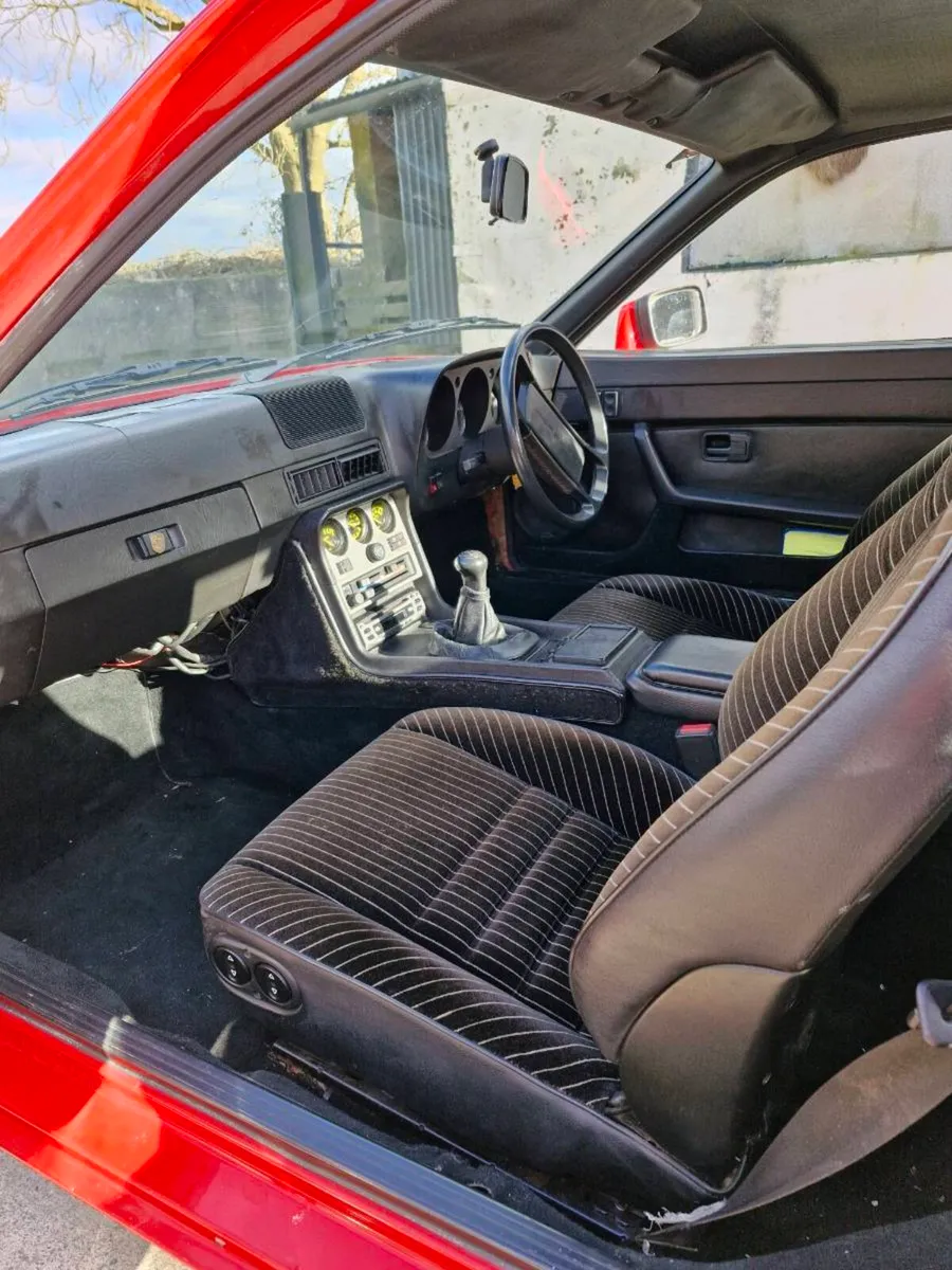 Porsche 944 - Image 4