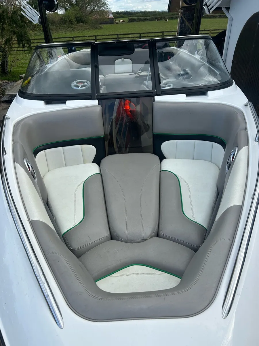 Malibu wake boat 23 Lav - Image 2