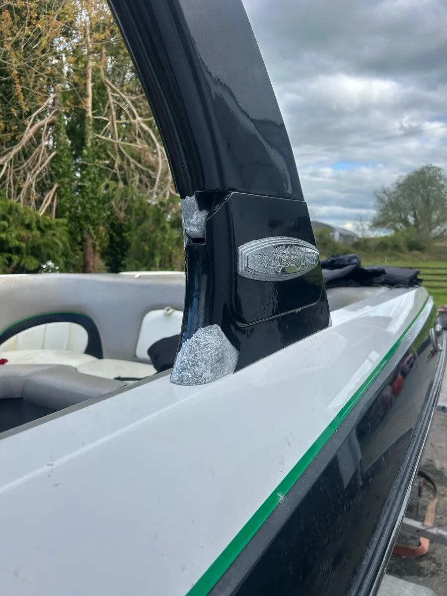 Malibu wake boat 23 Lav - Image 3