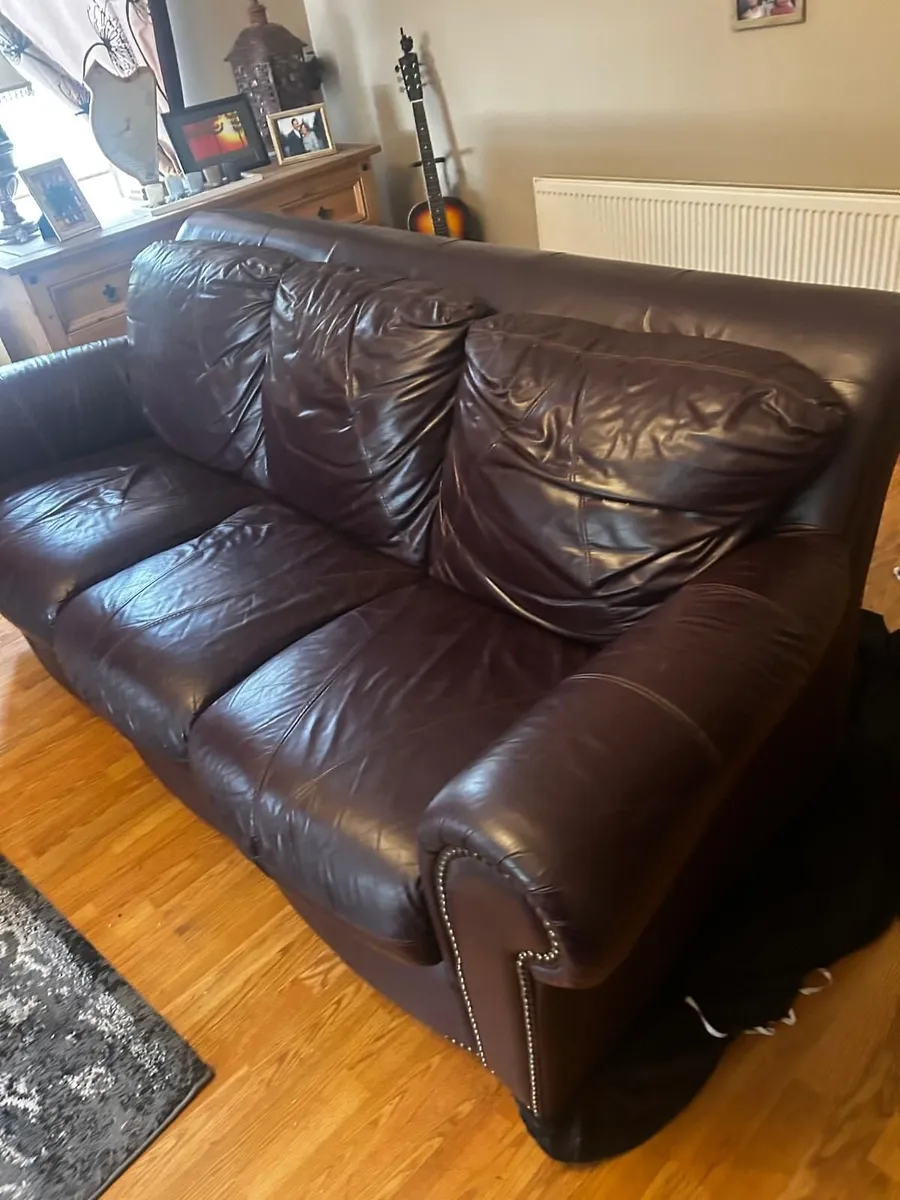 Real leather Sofa/ couch - Image 4