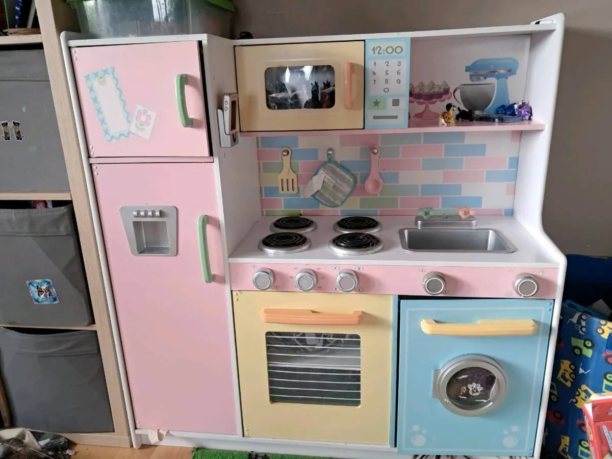 Play kitchen - Image 1