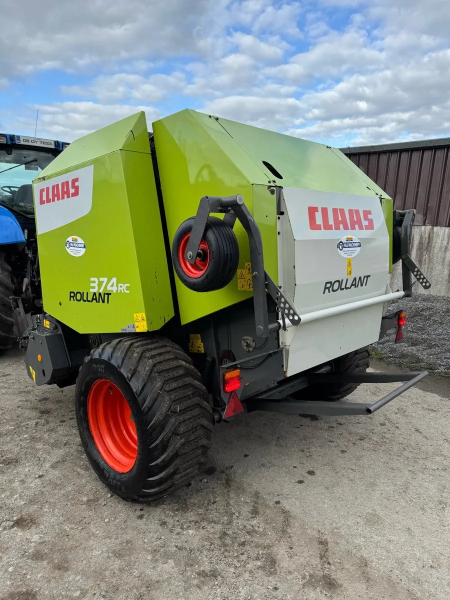 Claas 374 *LOW BALE COUNT* - Image 2