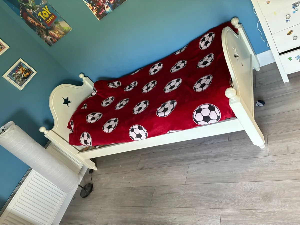 Single bed (Ez living) - Image 1