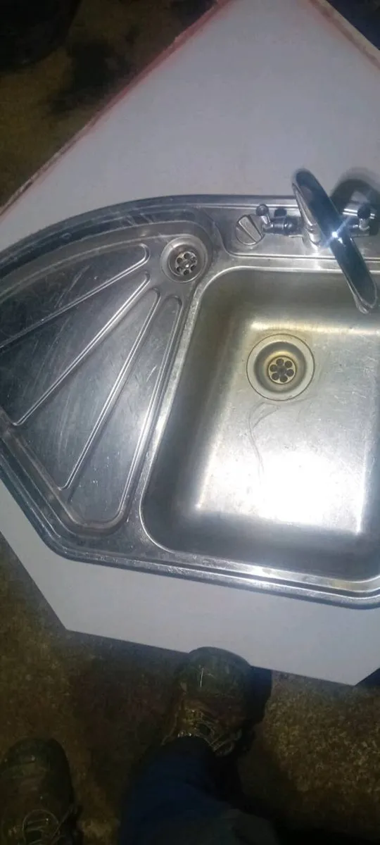 Kitchen sink - Image 2