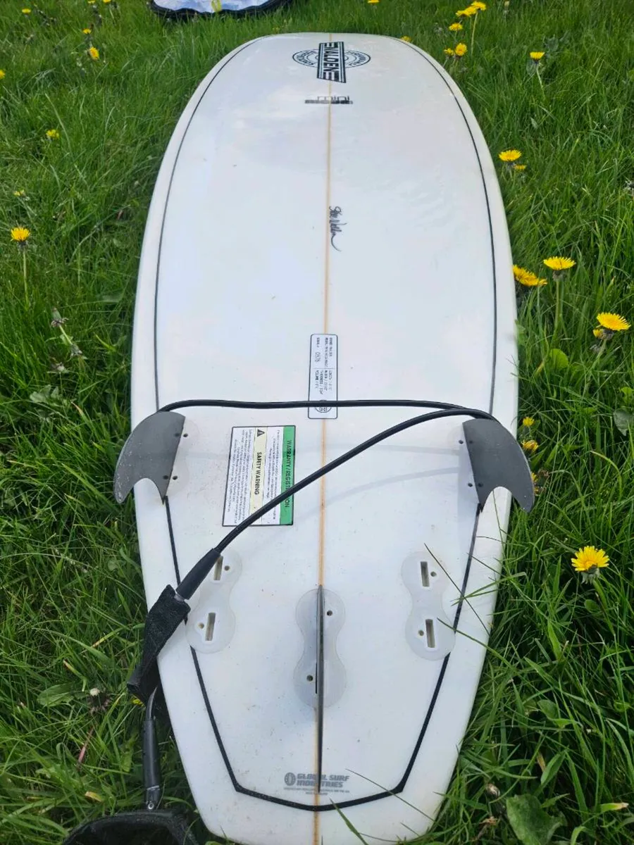 Performance Surfboard, Bag, Straps for Car & Extra - Image 3