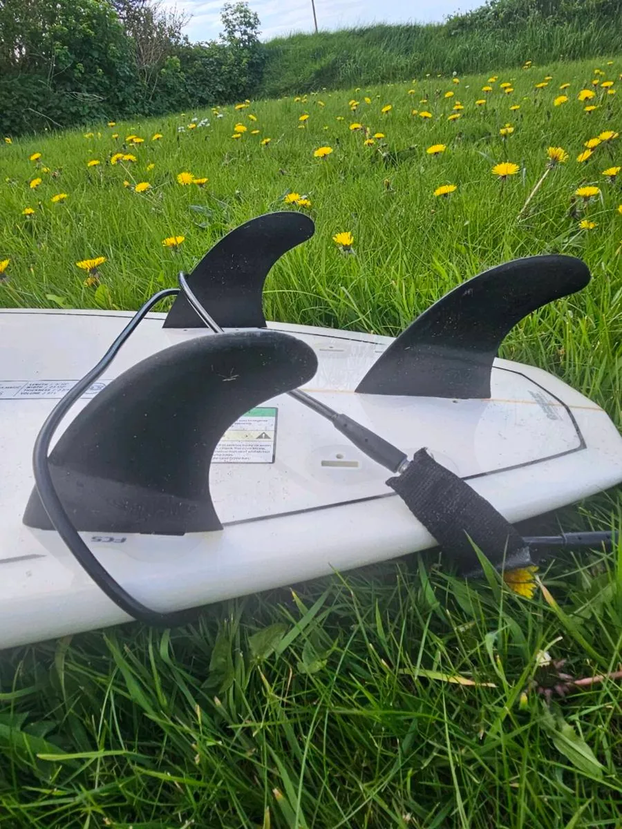 Performance Surfboard, Bag, Straps for Car & Extra - Image 4