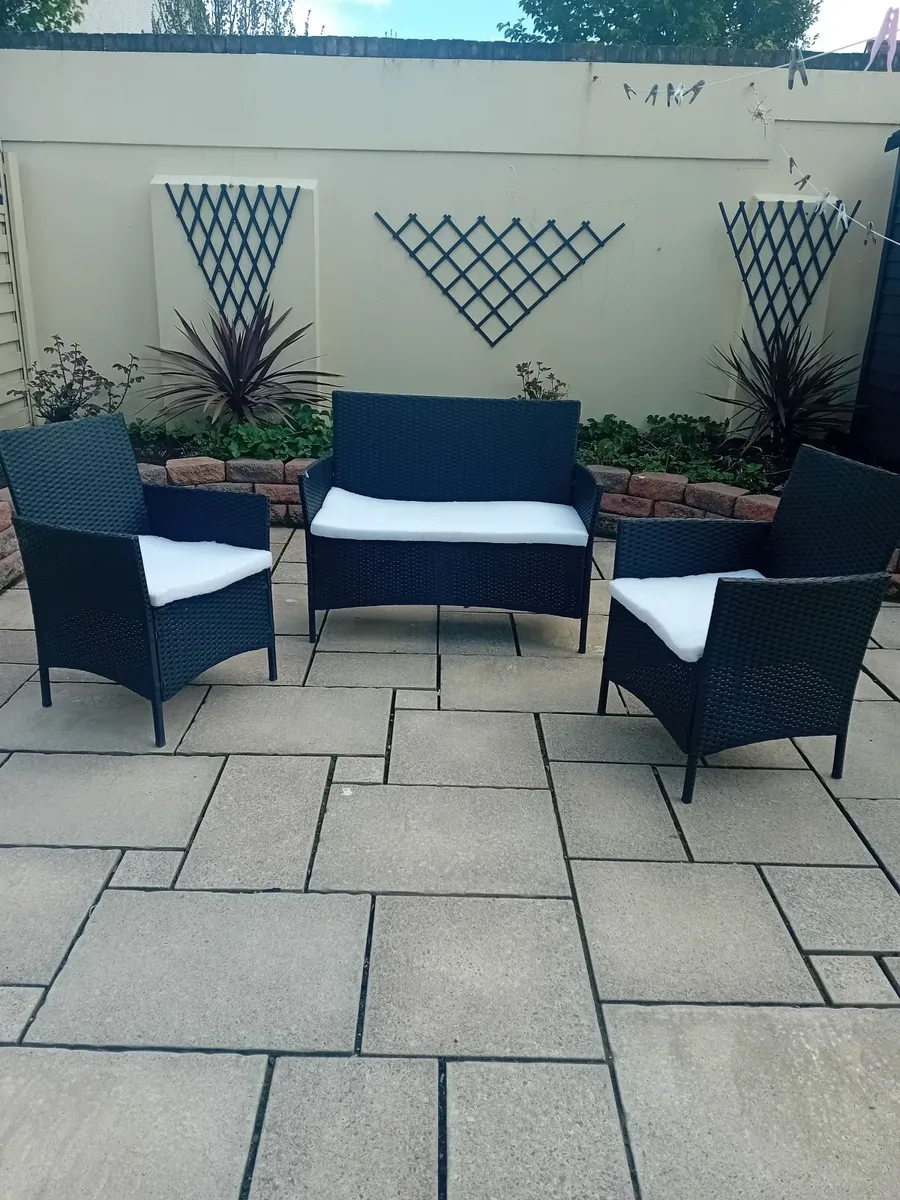 Garden furniture - Image 1