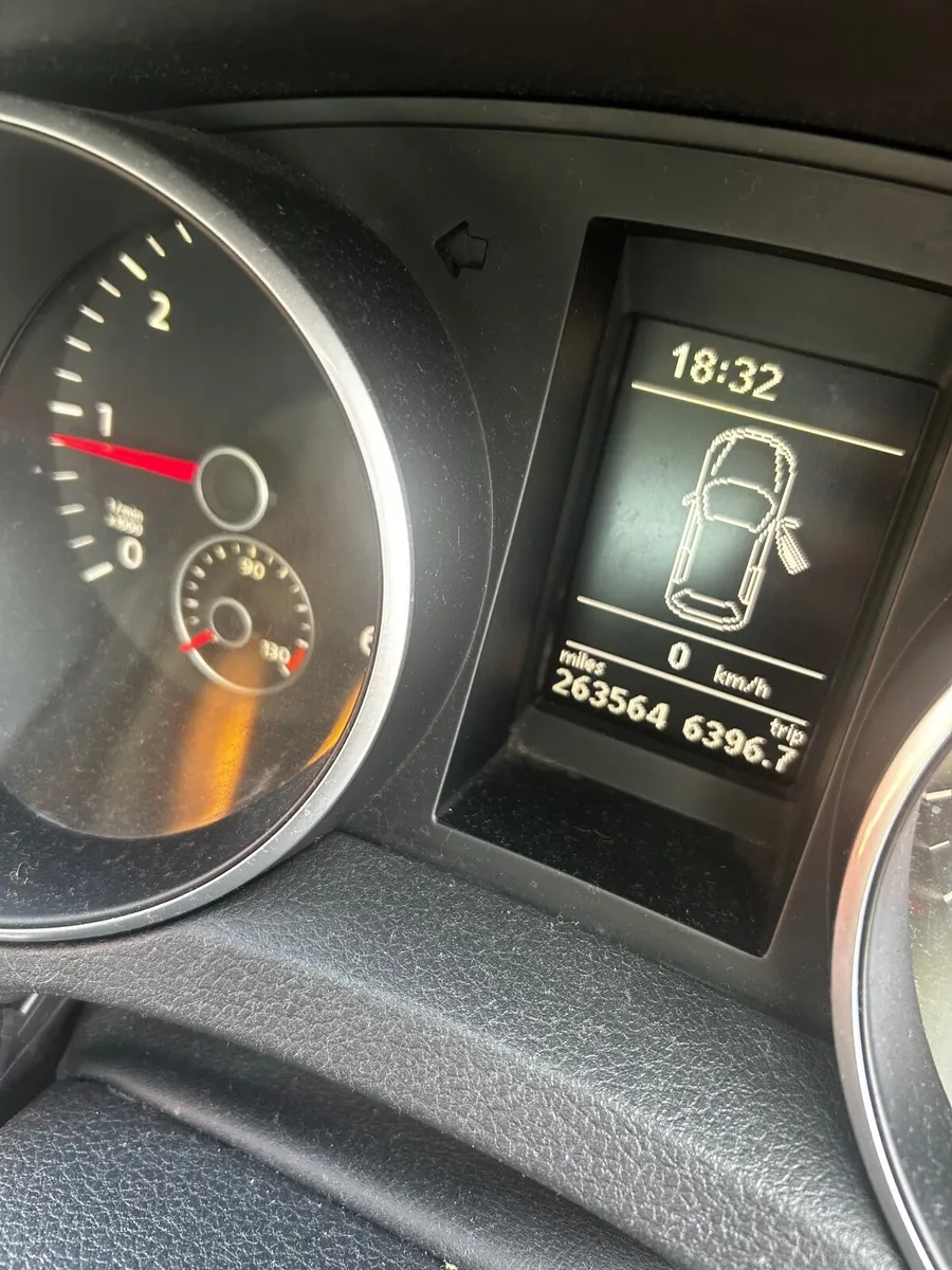 2010 VW Golf - Image 2