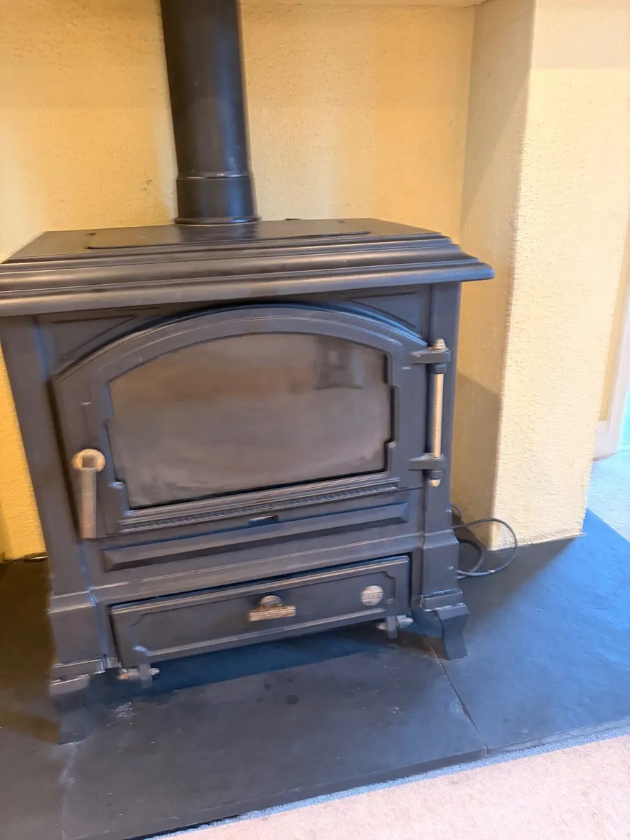 Oil fired stove / boiler - Image 1