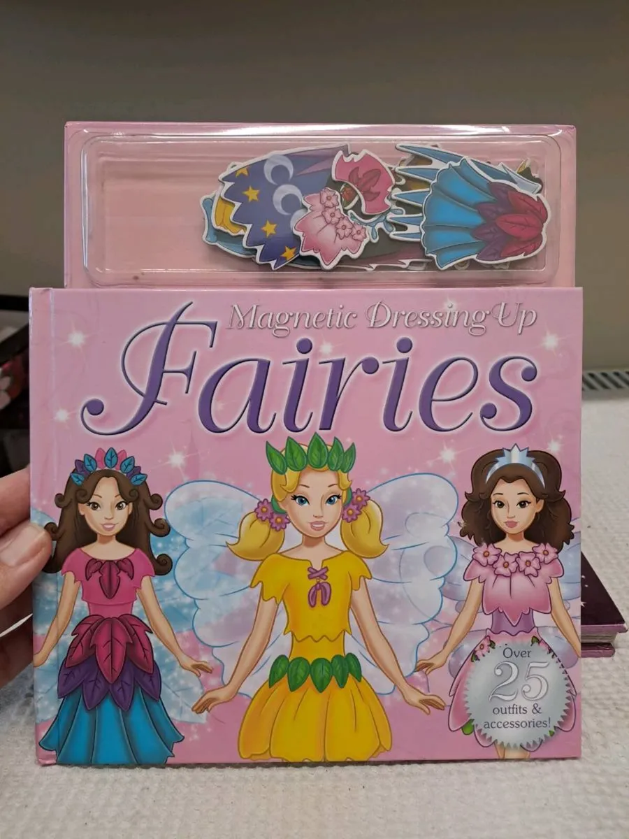 Magnetic Dressing Up Books – Fairies & Princesses - Image 3