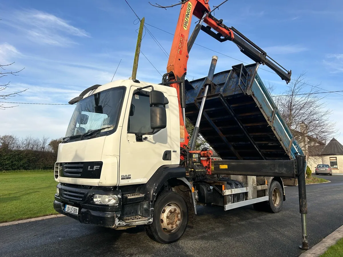2013 Daf 55.180 Tipper c/w Palfinger PK12000 crane - Image 1