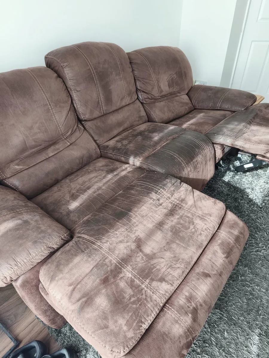 Recliner Couch - Image 2