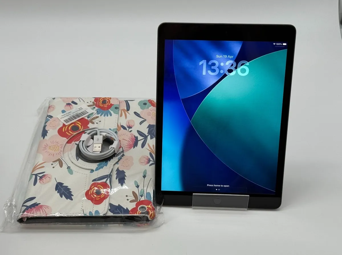 iPad 8th 64GB 10.2" - Image 1