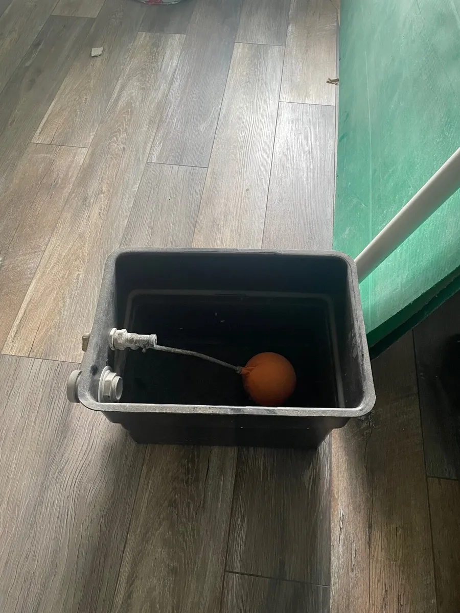 Plastic water tank slim - Image 3