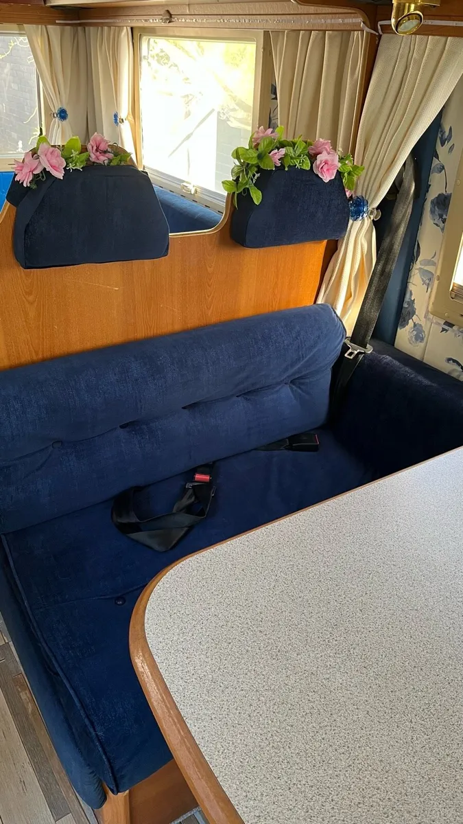 94 Ford Pilote Motorhome Camper - Image 3