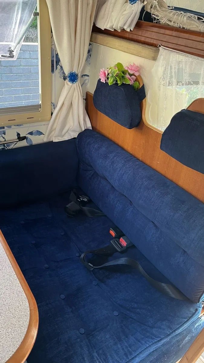 94 Ford Pilote Motorhome Camper - Image 4