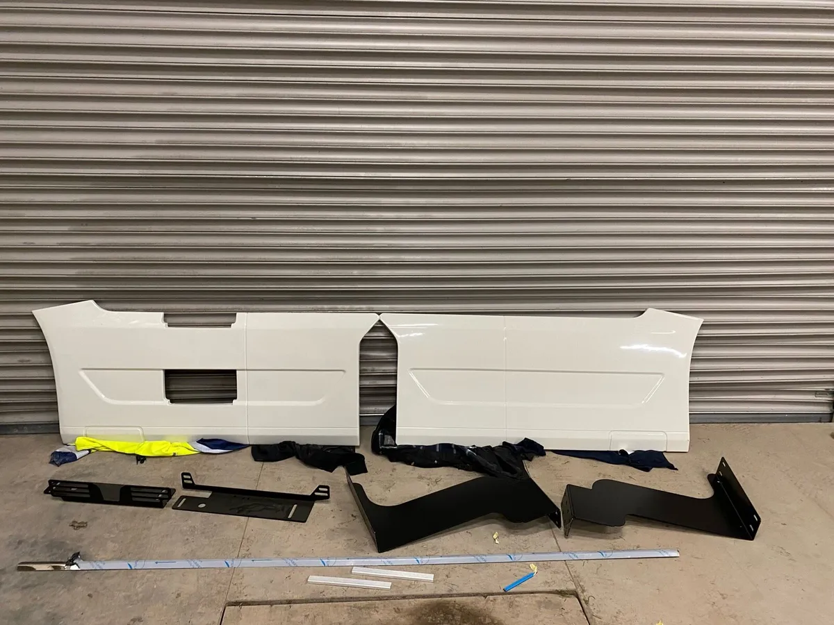 Volvo 4.1 meter side skirts - Image 1