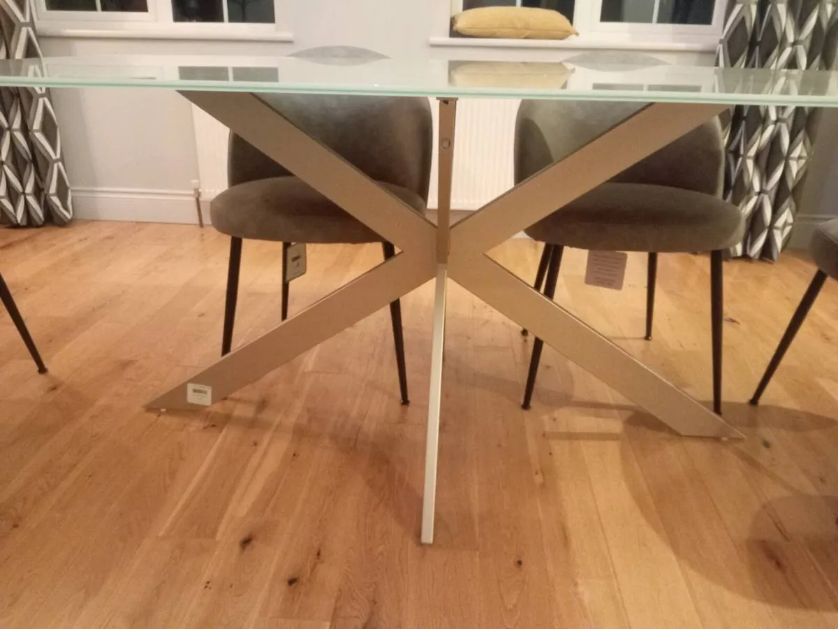 Dining table with six chairs - Image 2