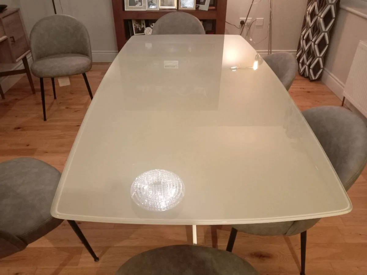 Dining table with six chairs - Image 3