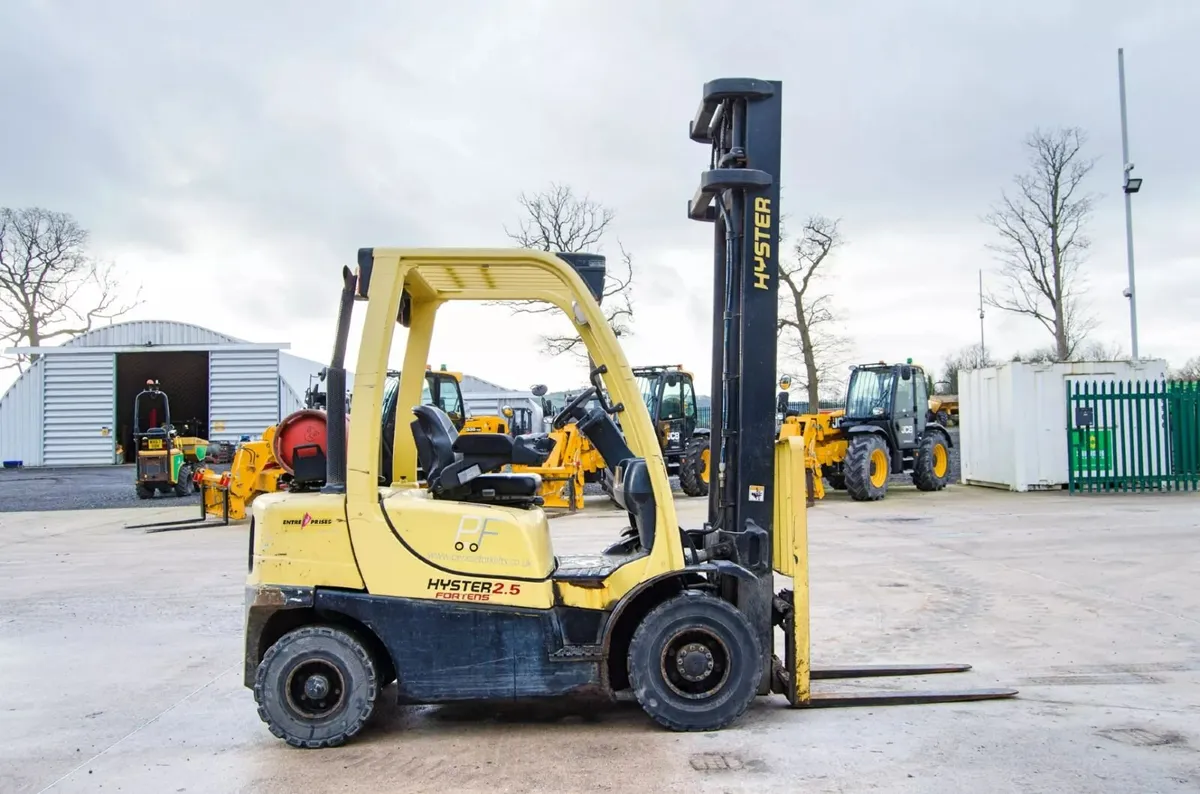 Hyster H2.5FT 2.5 tonne gas powered fork lift truc - Image 4