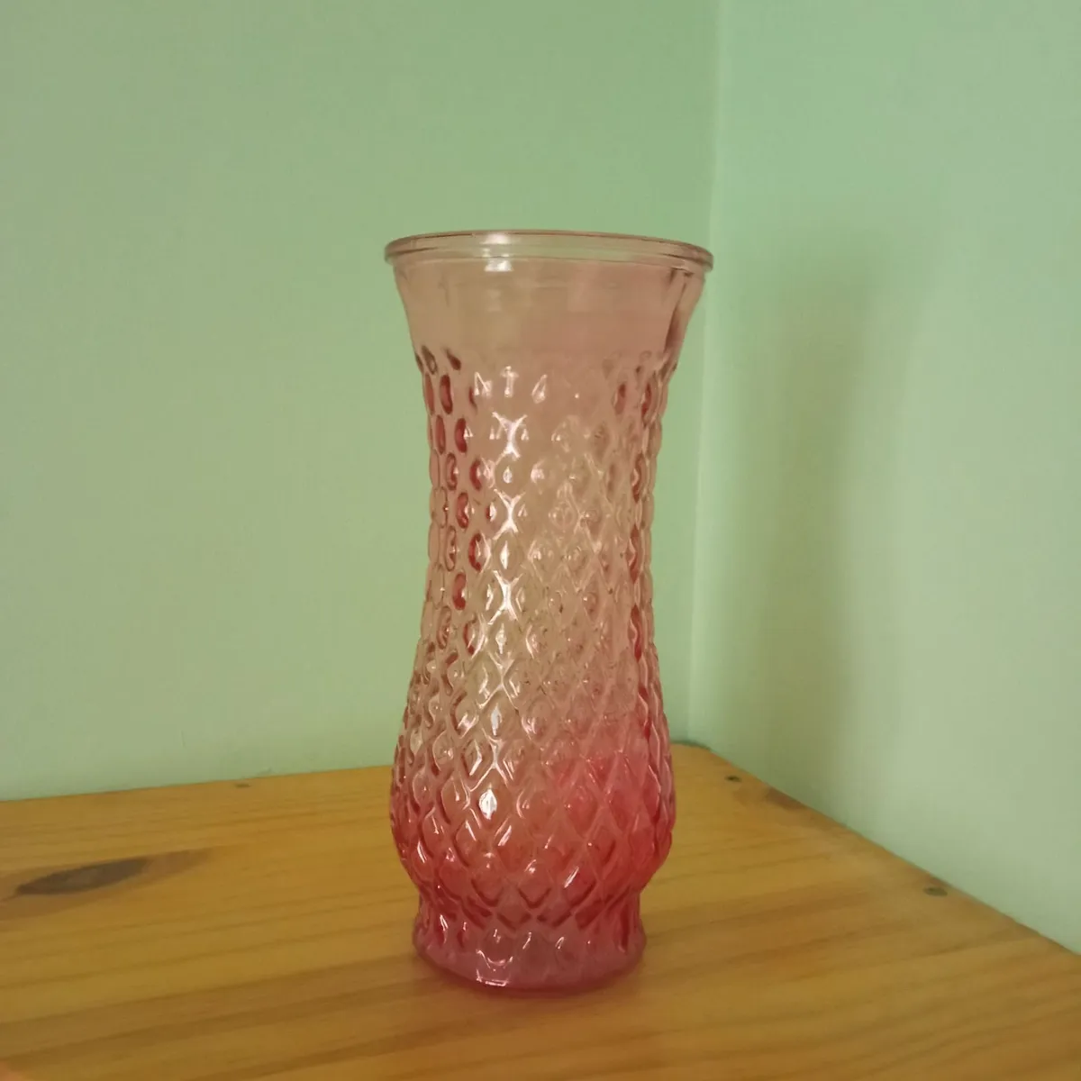 Pink glass Vase - Image 1