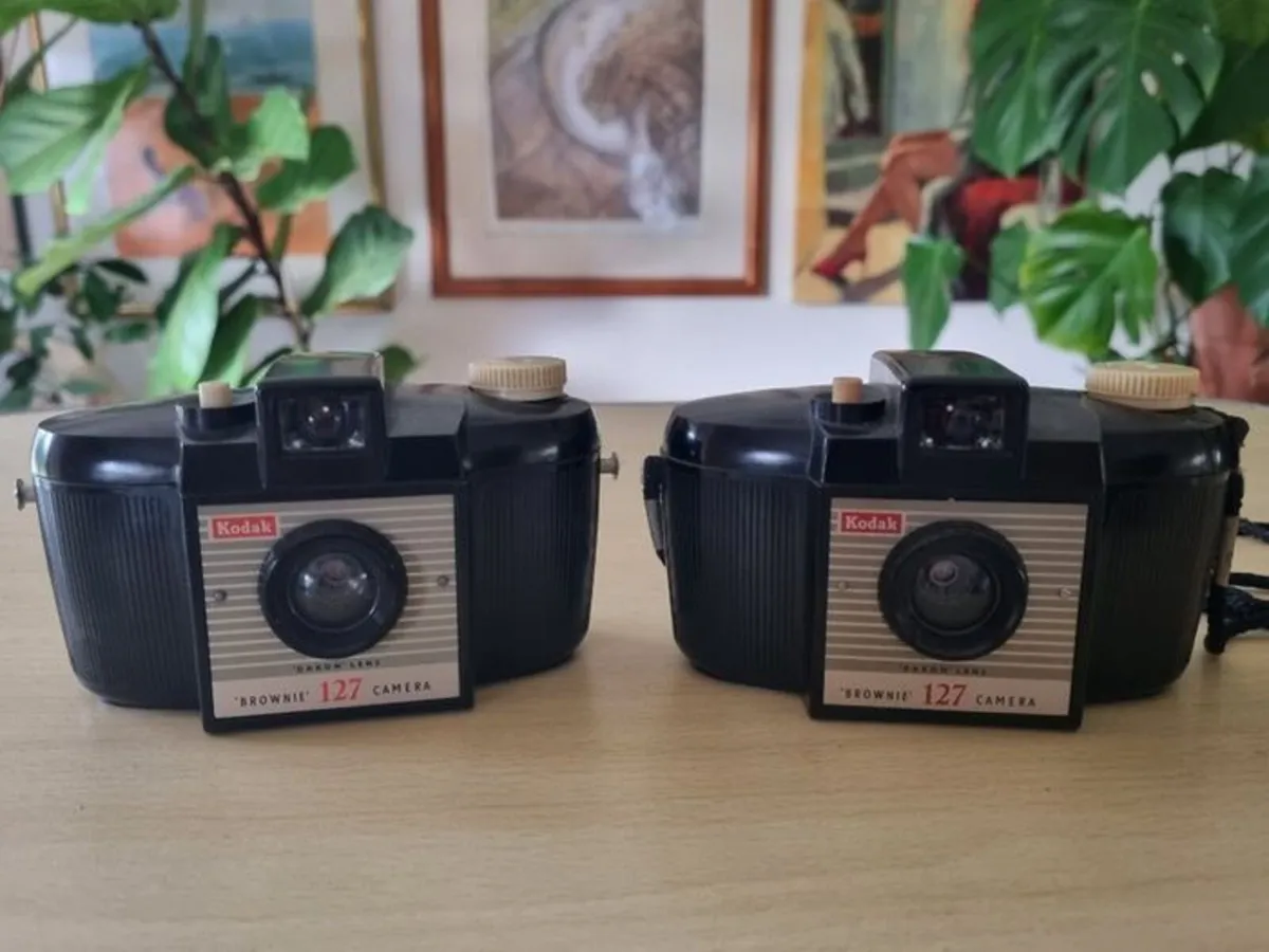 2 x Vintage Kodak Browni 127 camera - Image 1