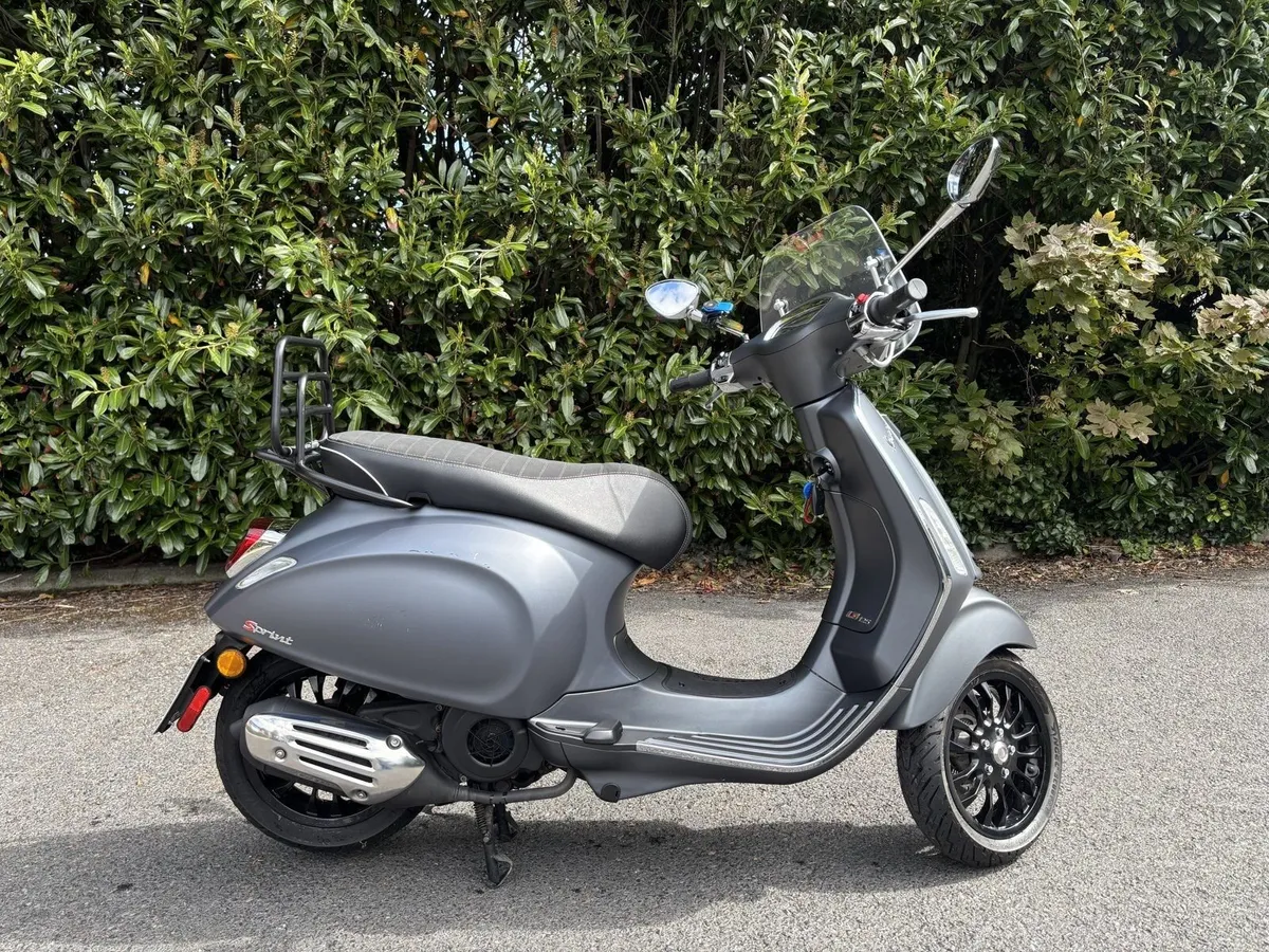 2022 Vespa Sprint 125 — 14,110 km, Serviced - Image 4