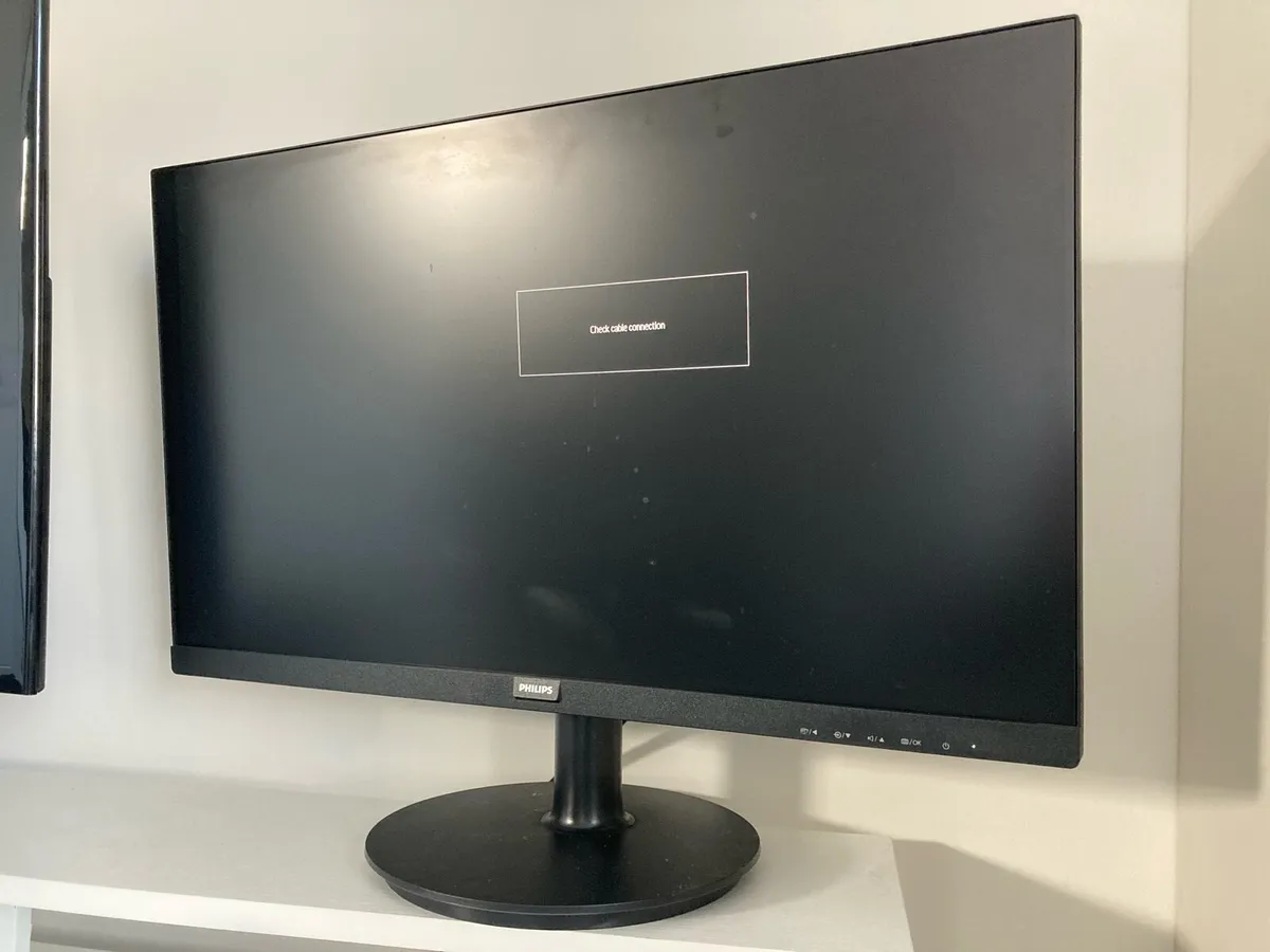 Philips 24” Full HD Monitor - Black - Image 2