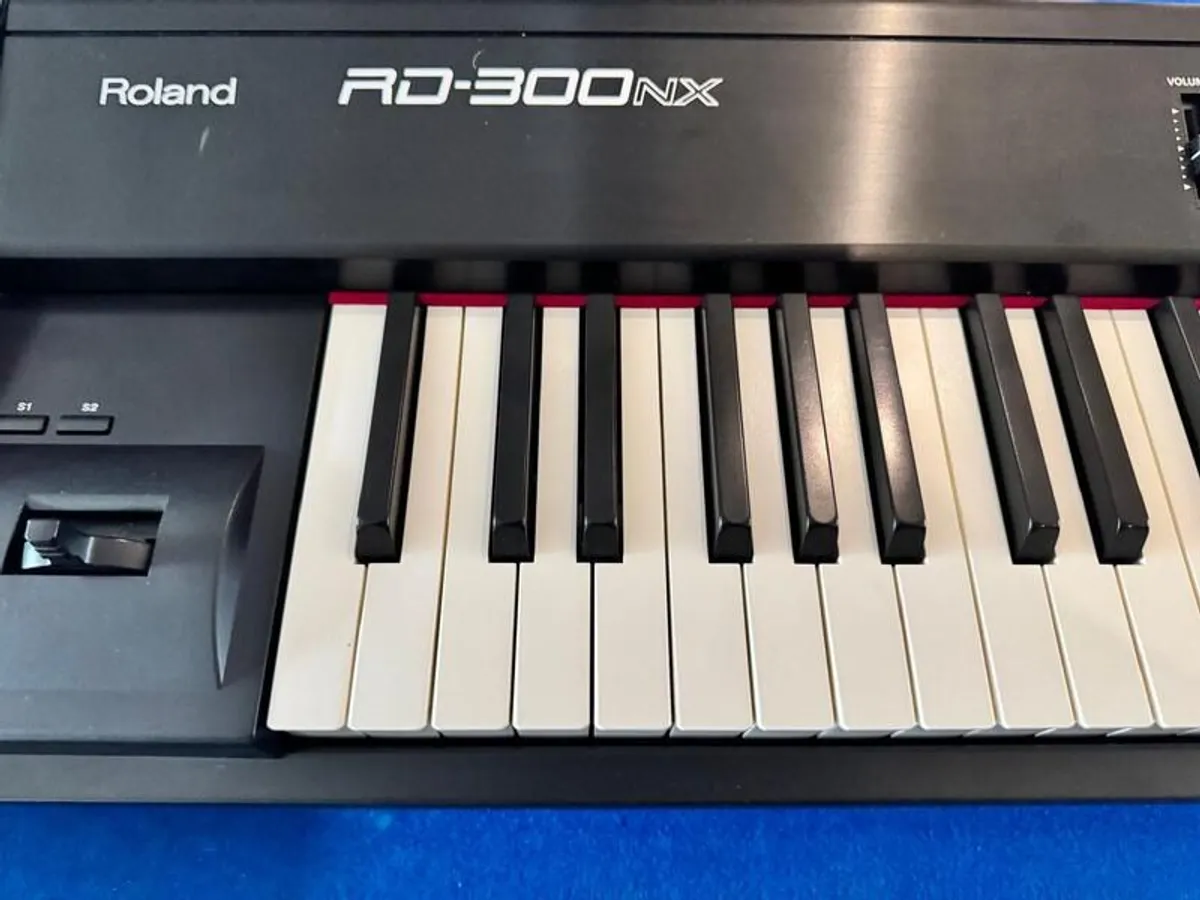 Roland RD300NX Stage Piano with Flightcase - Image 3
