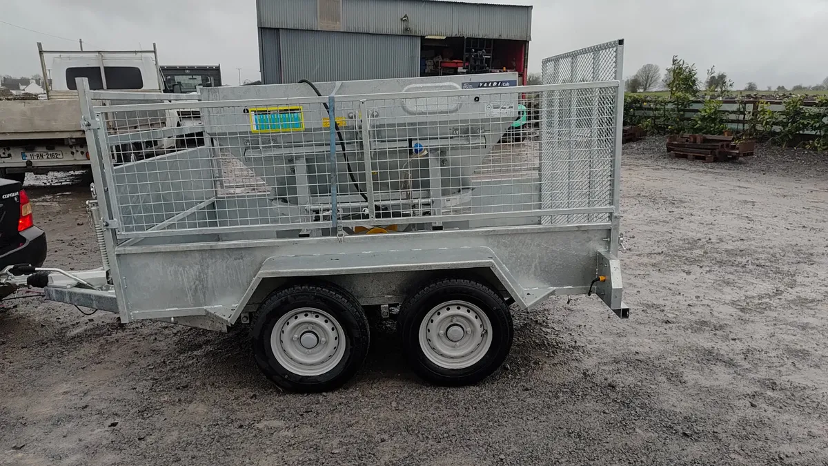 Tolmet fertiliser spreader 1800€ - Image 2