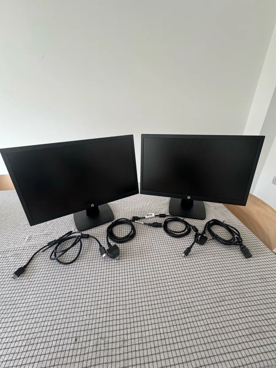 HP P22v G4 21.5" Monitor - Image 1