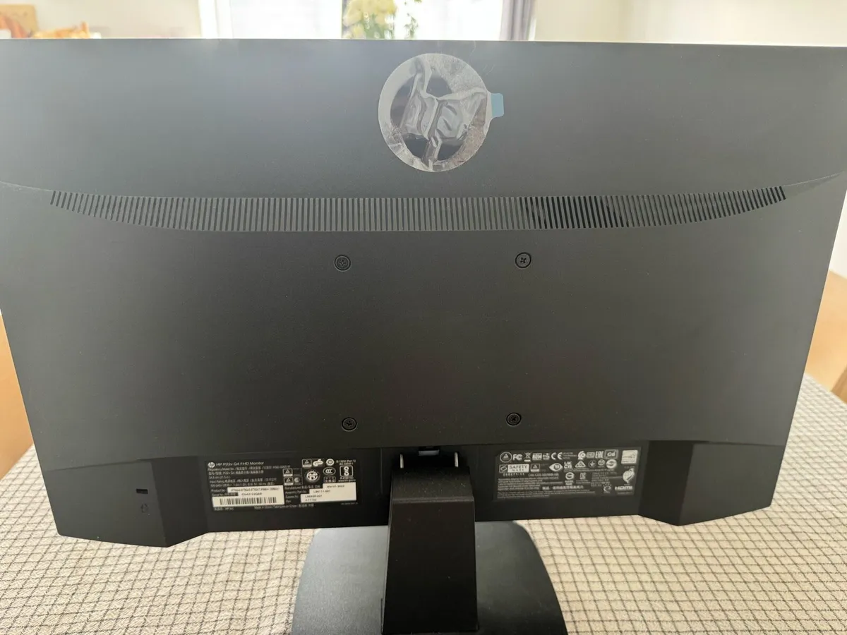 HP P22v G4 21.5" Monitor - Image 3
