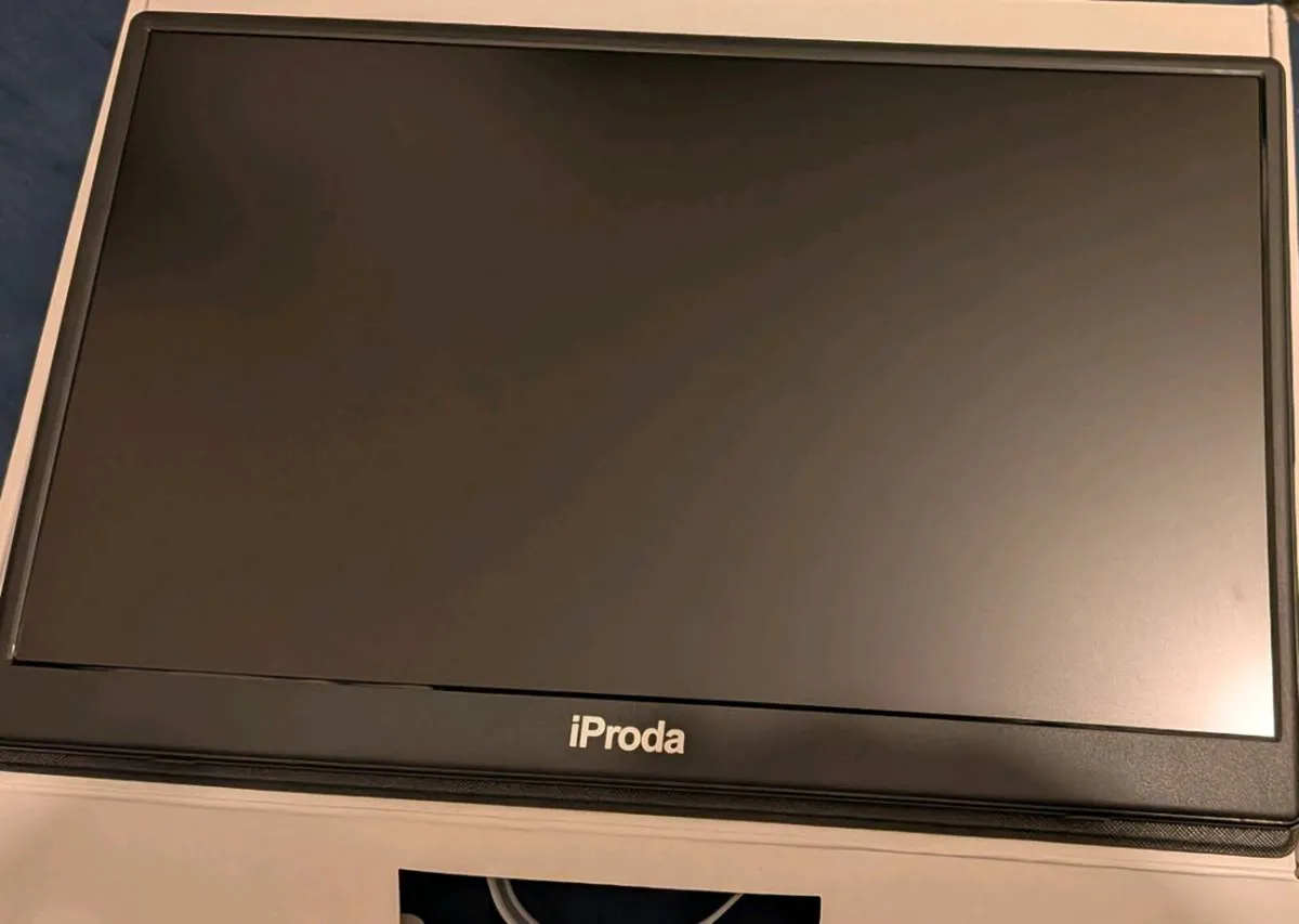 15.6" Portable Monitor -thin -sleeve -price firm - Image 2