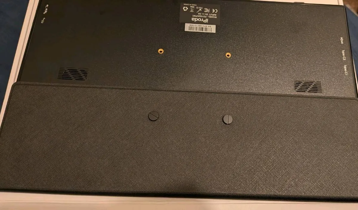 15.6" Portable Monitor -thin -sleeve -price firm - Image 3